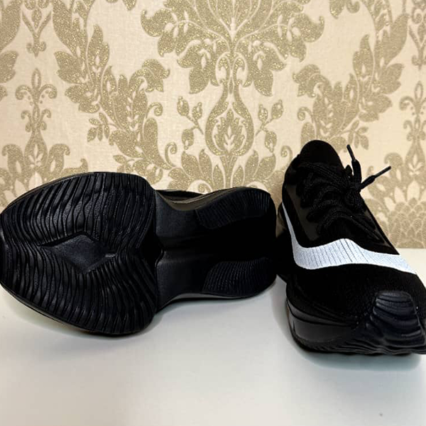 Athletic running sneakers