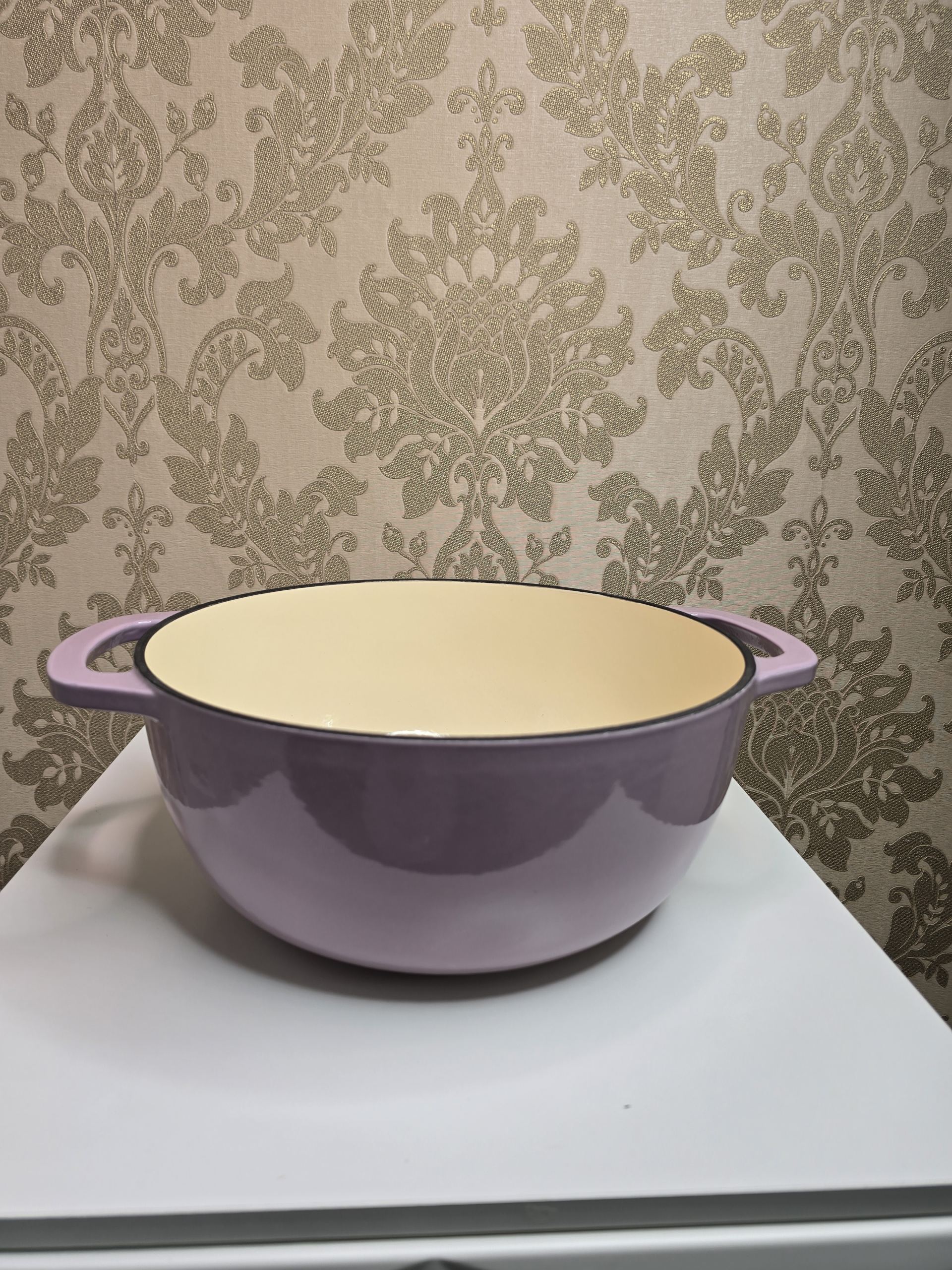 Premium Pastel Pink Enamel Casserole Pot with Lid – Elegant Cast Iron Style Dutch Oven for Modern UK Kitchens - Image 7