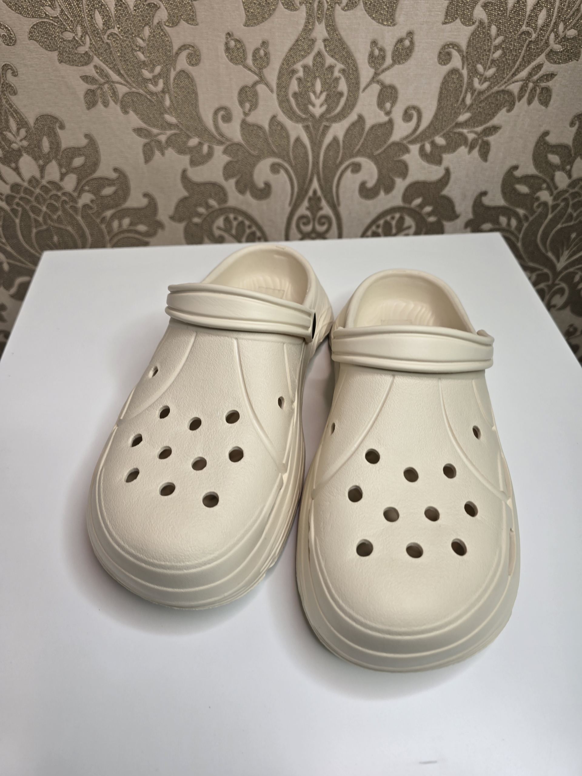 Premium Lightweight Cream Comfort Clogs – Stylish Breathable Everyday Slip-On Sandals