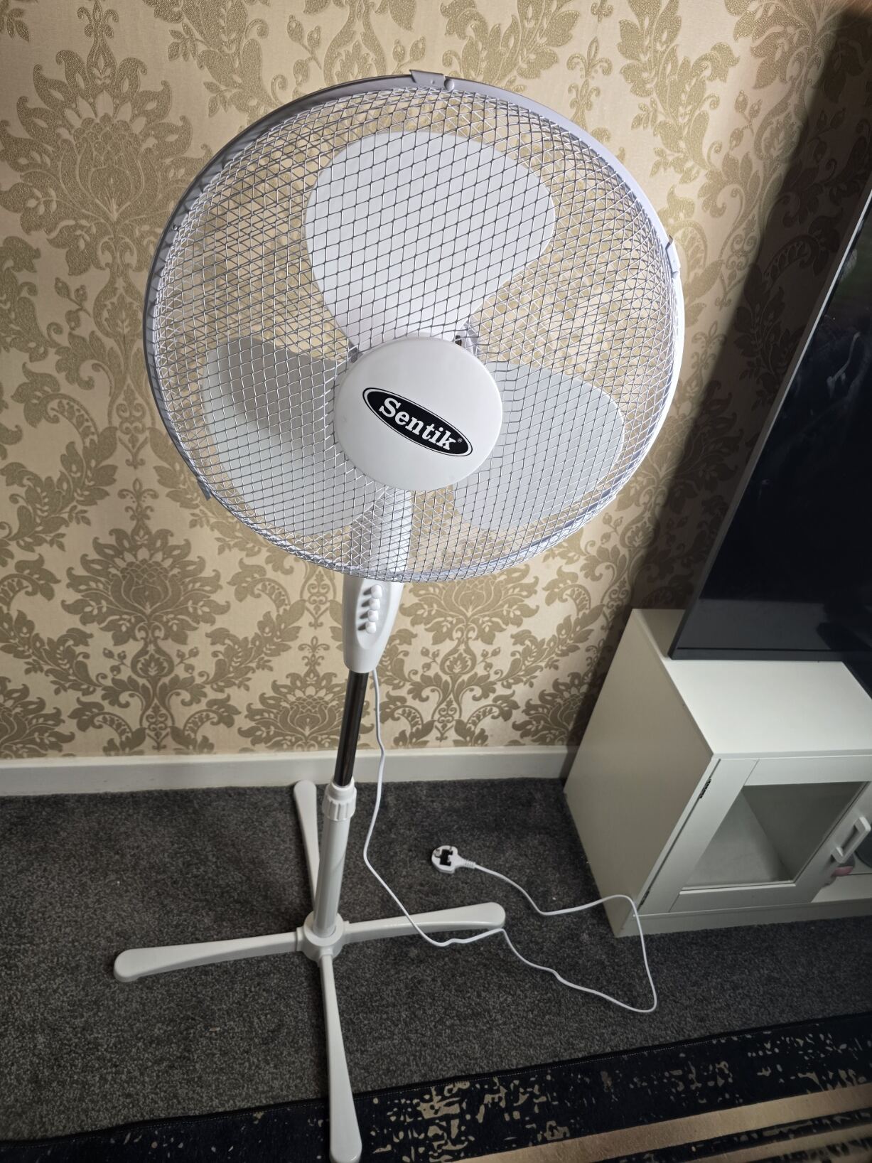 Sentik Pedestal Fan – Premium 3-Speed Adjustable White Cooling Fan for Home & Office - Image 2
