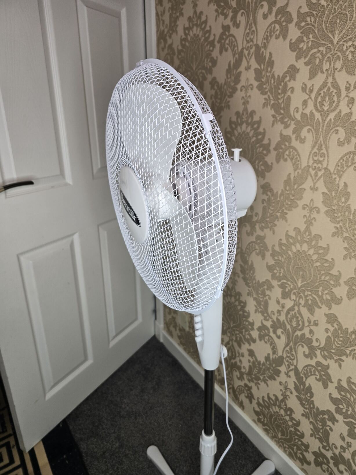 Sentik Pedestal Fan – Premium 3-Speed Adjustable White Cooling Fan for Home & Office - Image 5