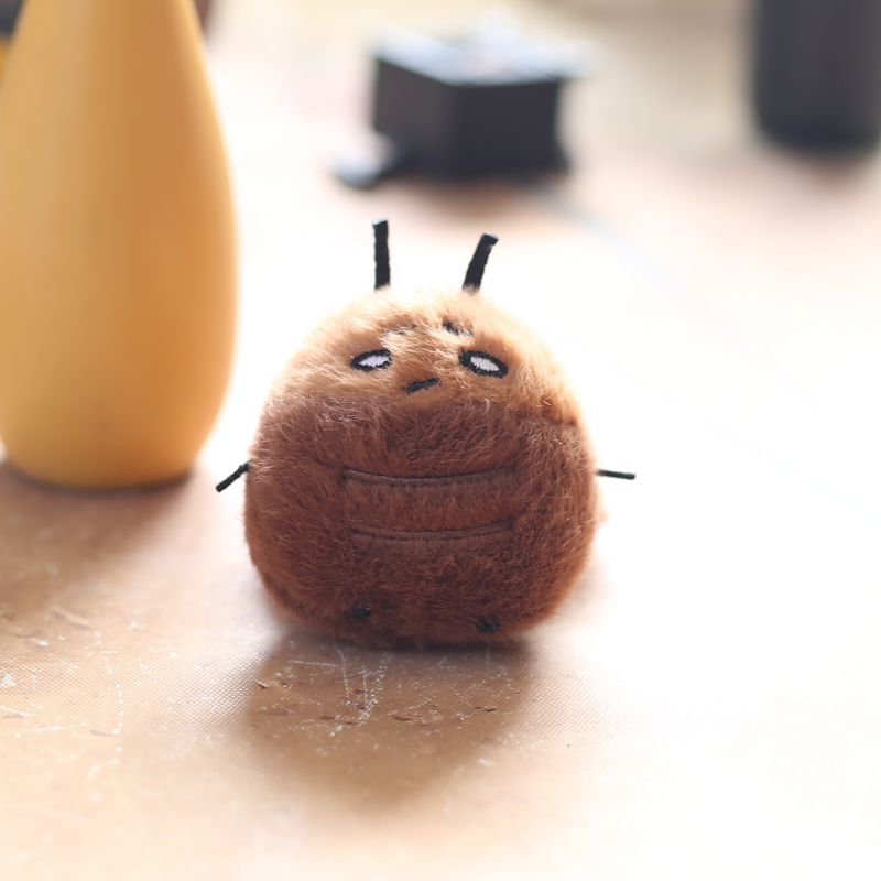 Adorable Cute Cockroach Plush Keychain – Kawaii Bag Charm Pendant - Image 4