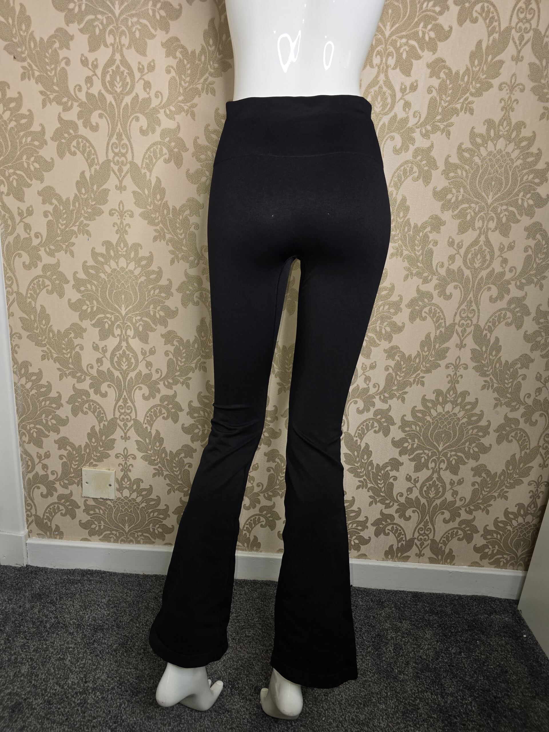 Women’s Black High-Waist Flared Leggings – Size Small - Image 4