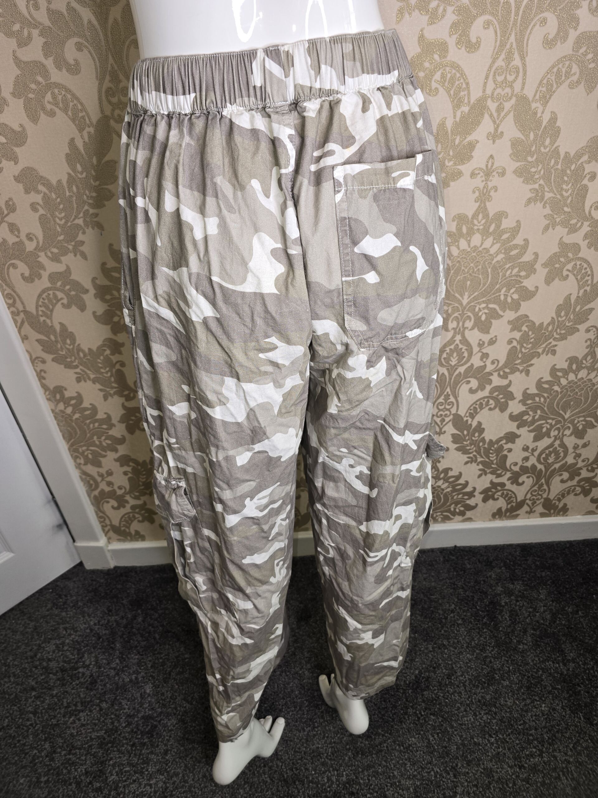 Women’s Grey Camouflage Cargo Trousers Size Small, Elastic Waist Relaxed Fit Utility Pants with Side Pockets, Casual Streetwear Cargo Bottoms - Image 3