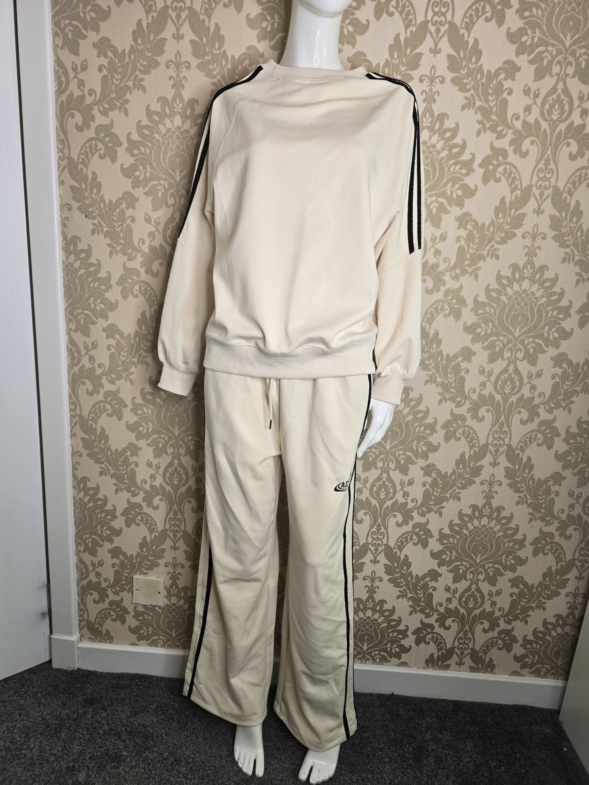 Stylish Women’s Cream Tracksuit Co-ord Set – Size Medium