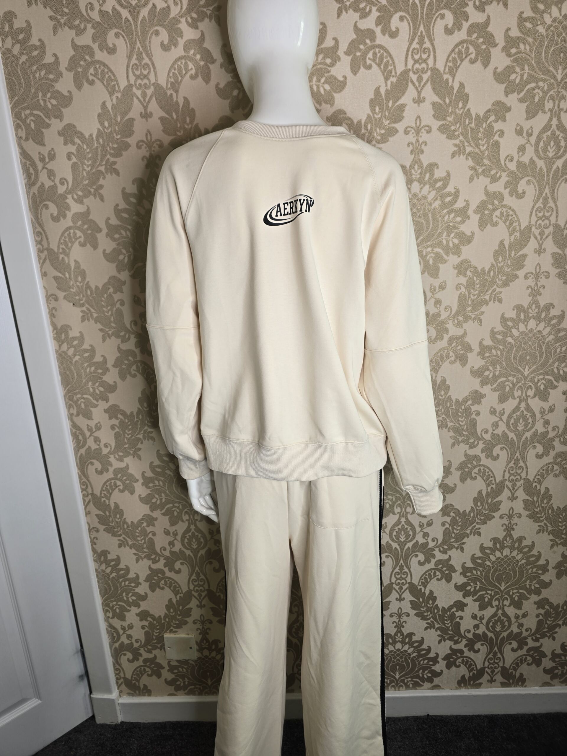 Stylish Women’s Cream Tracksuit Co-ord Set – Size Medium - Image 7