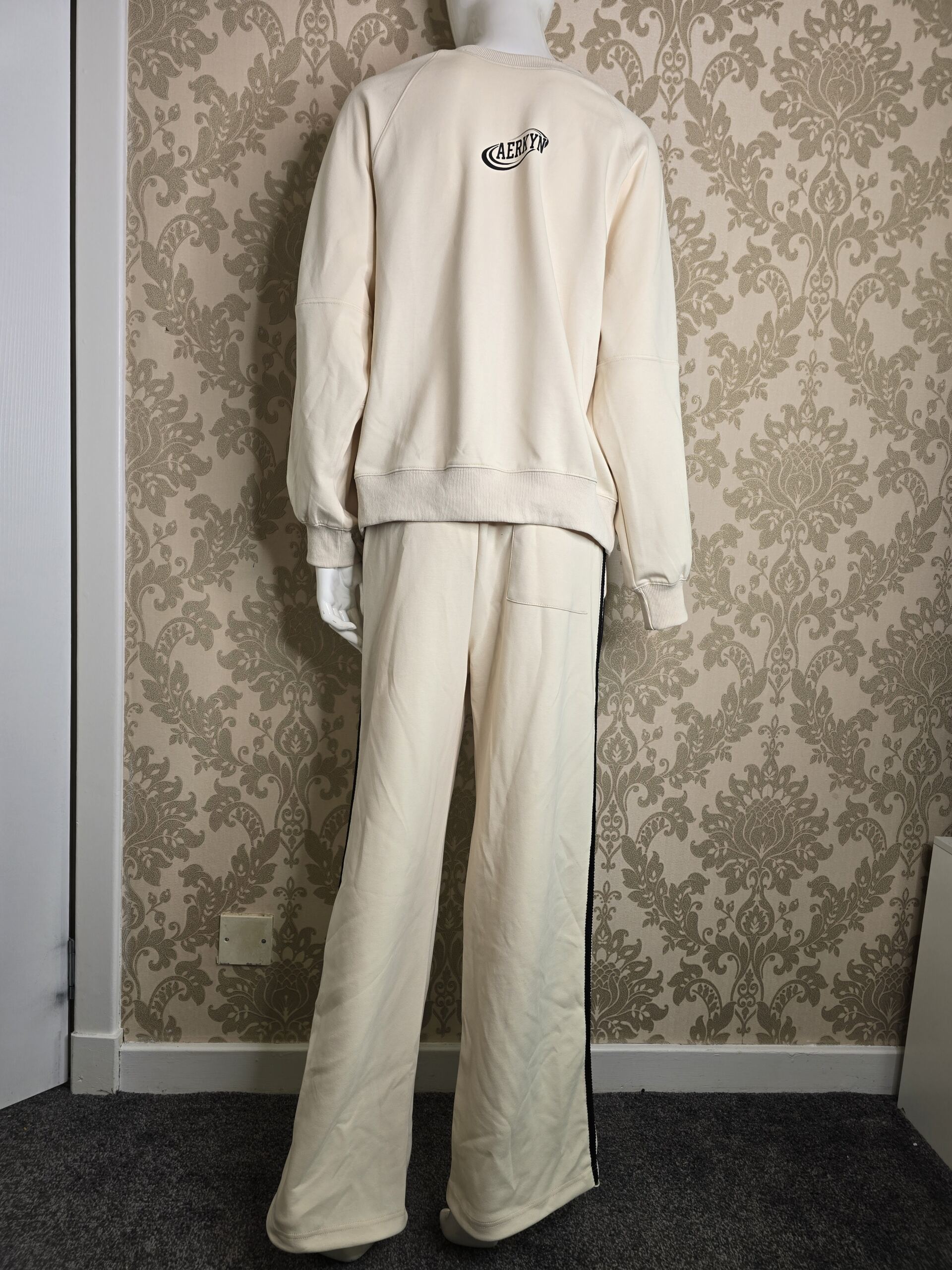 Stylish Women’s Cream Tracksuit Co-ord Set – Size Medium - Image 8