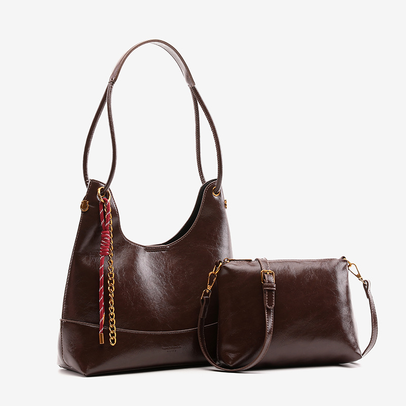Autumn and Winter super popular large capacity totes mother and child bag 2024 trendy new oil wax leather retro commuter commuter single - Image 2