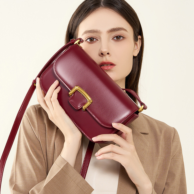 2025 spring and summer new French spring and summer genuine leather women's bag crossbody wedding bag minority fashion commuting underarm bag