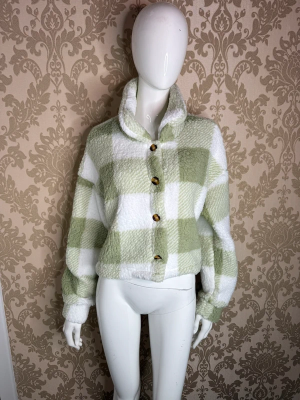 Women’s Green White Check Teddy Fleece Jacket Size S, Soft Button-Up Cropped Plaid Coat, Casual Autumn Winter Outerwear, Warm Fleece Jacket - Image 4
