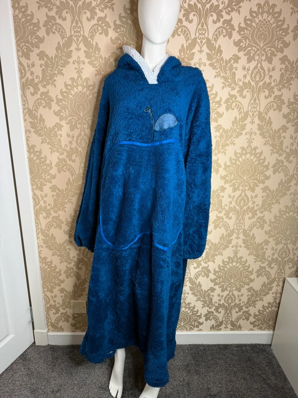 Women’s Blue Oversized Blanket Hoodie Size S, Apple Pattern Hooded Wearable Blanket, Soft Warm Lounge Hoodie, Cosy Homewear (Copy)